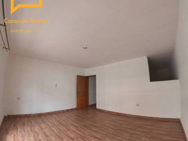 #P 098 - Casa para Venta en Bogotá - DC - 2